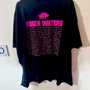 Roger Waters  T-Shirt with concert tee size xxl